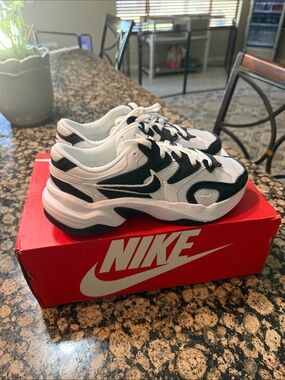 Nike Kids Black and White Low-Top Sneakers